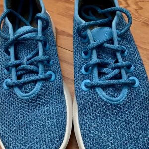 Buoyant Blue Tree Runners